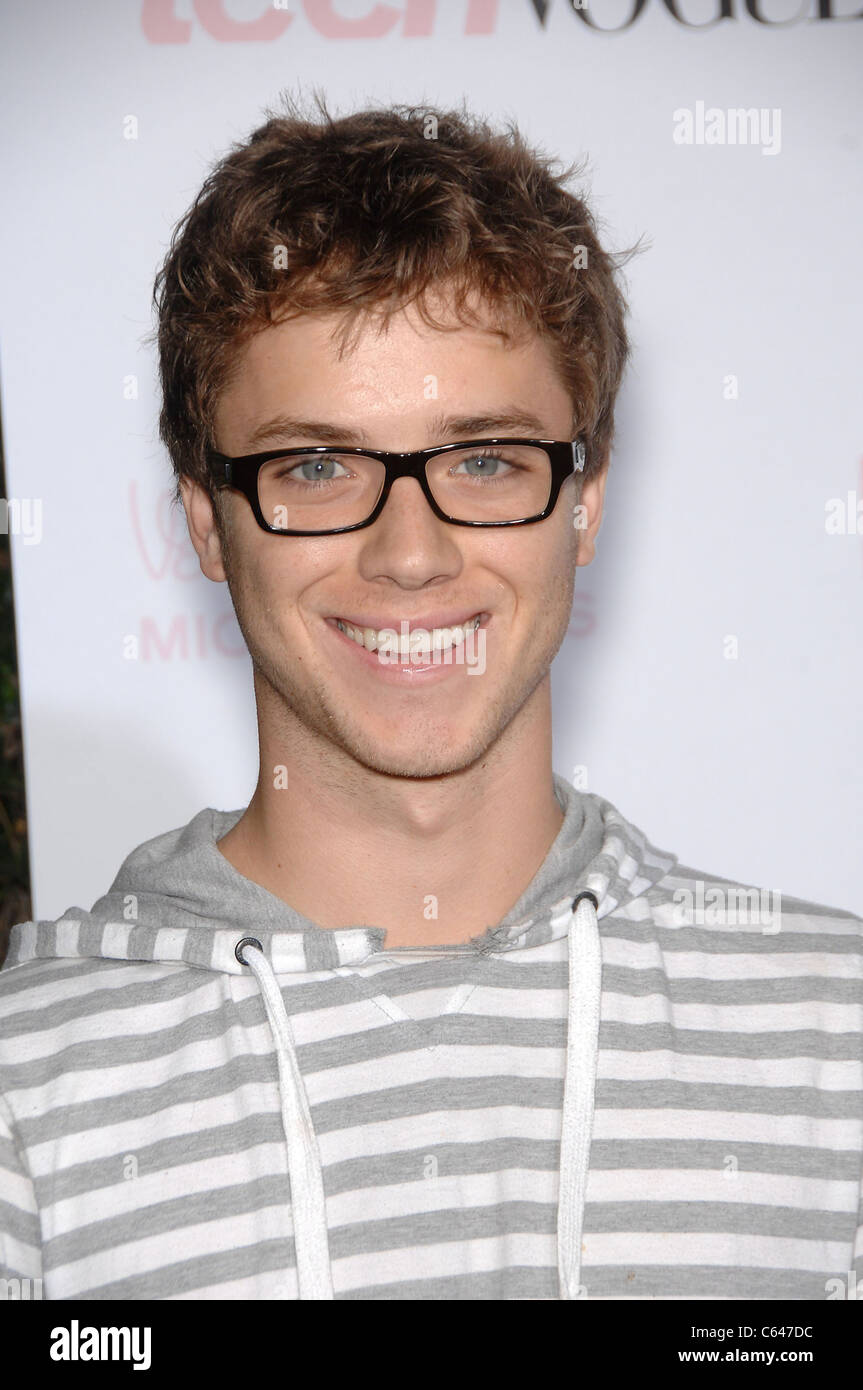 Jeremy Sumpter at arrivals for Teen Vogue 8th Annual Young Hollywood Party, The Studios at Paramount, Los Angeles, CA October 1, 2010. Photo By: Michael Germana/Everett Collection Stock Photo
