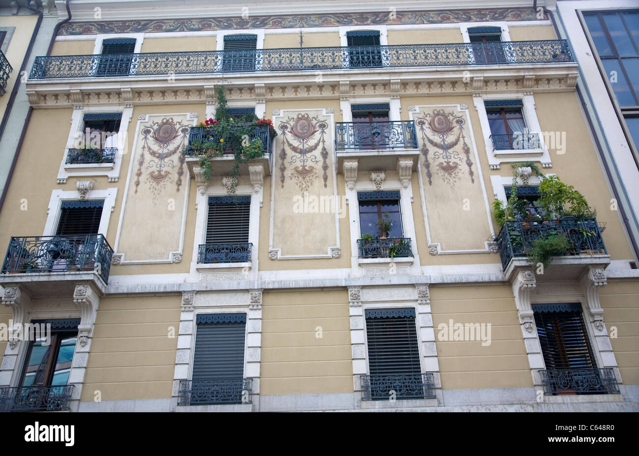 Building architecture in Geneva Plainpalais district Stock Photo Alamy