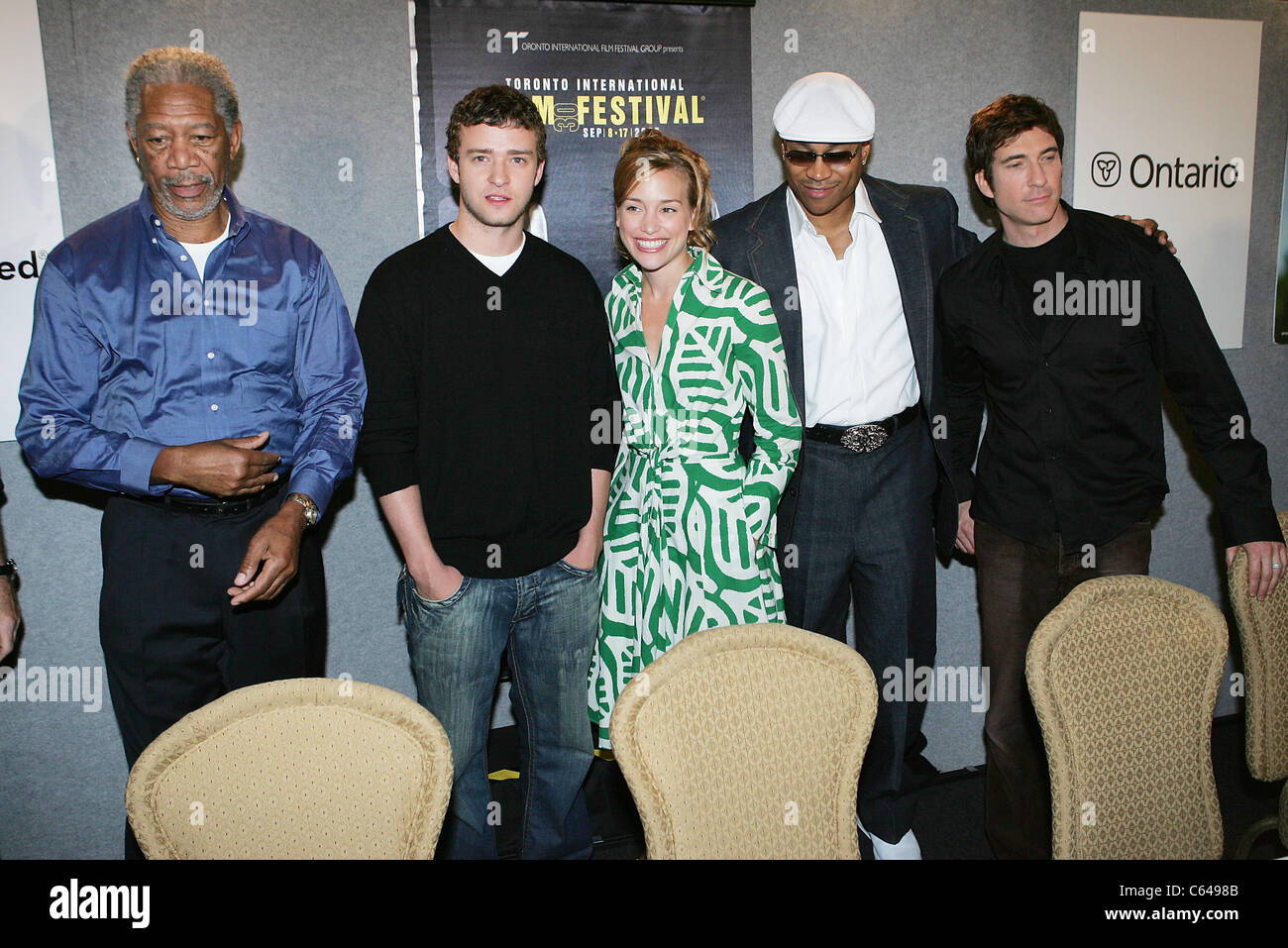 Morgan Freeman, Justin Timberlake, Piper Perabo, LL Cool J, Dylan McDermott at the press conference for EDISON Premiere at Toronto Film Festival, Sutton Place Hotel, Toronto, ON, September 17, 2005. Photo by: Malcolm Taylor/Everett Collection Stock Photo