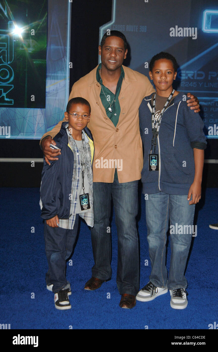 Blair Underwood, sons at arrivals for TRON: LEGACY Premiere, El Capitan