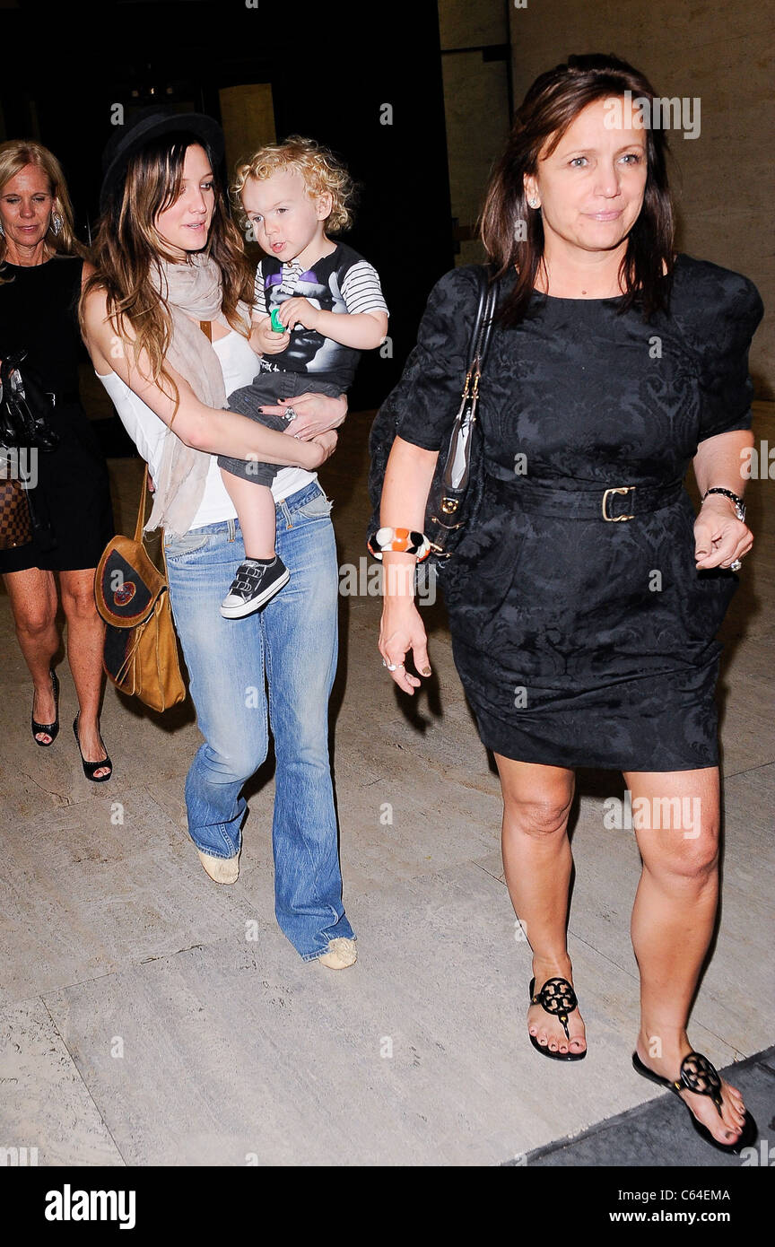 Ashlee Simpson Wentz, Bronx Wentz, Tina Simpson, leave Dos Caminos out