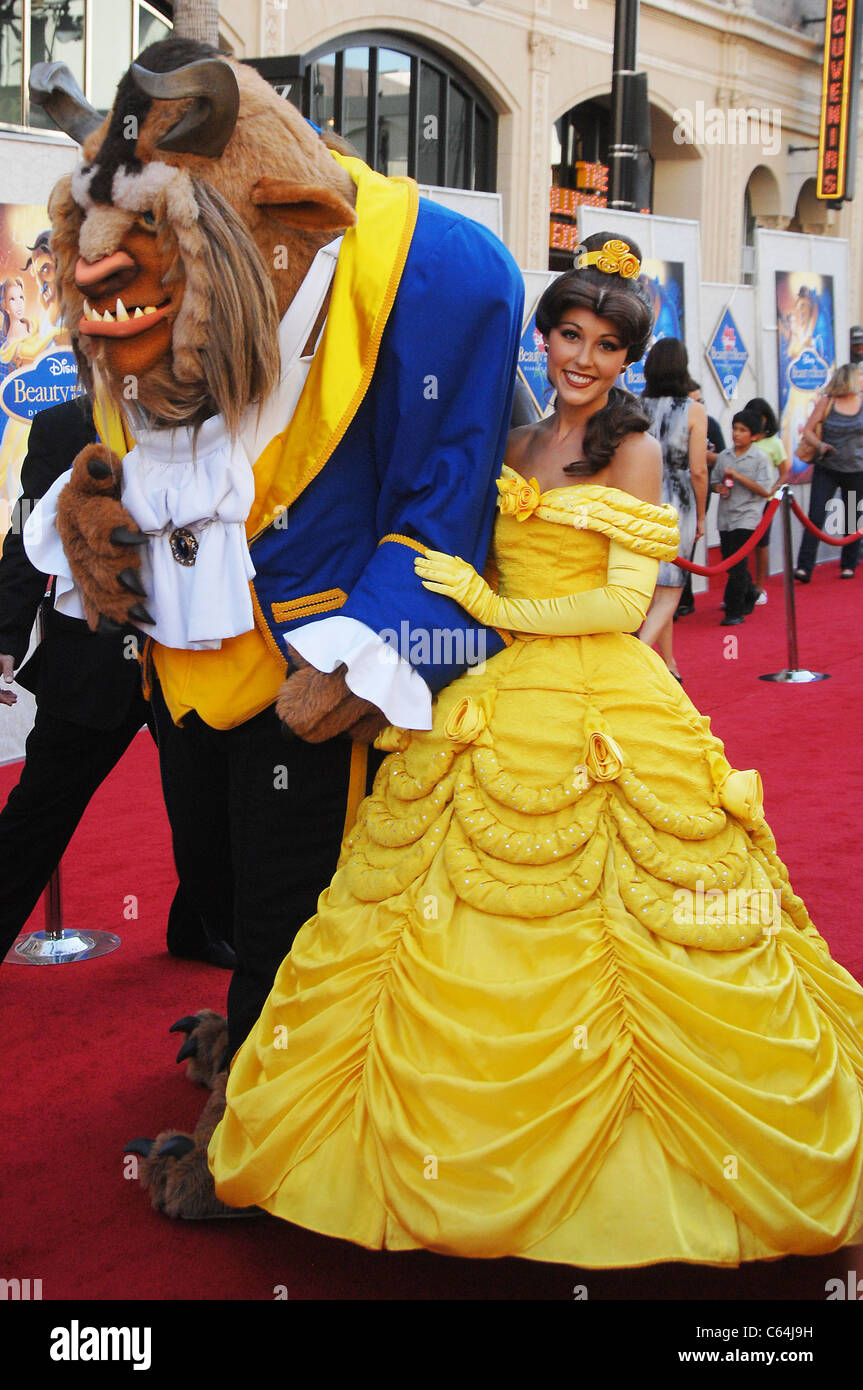 The Beast, Beauty at arrivals for Walt Disney Studios Home Entertainment Hosts Sing-A-Long Premiere of BEAUTY AND THE BEAST, El Stock Photo