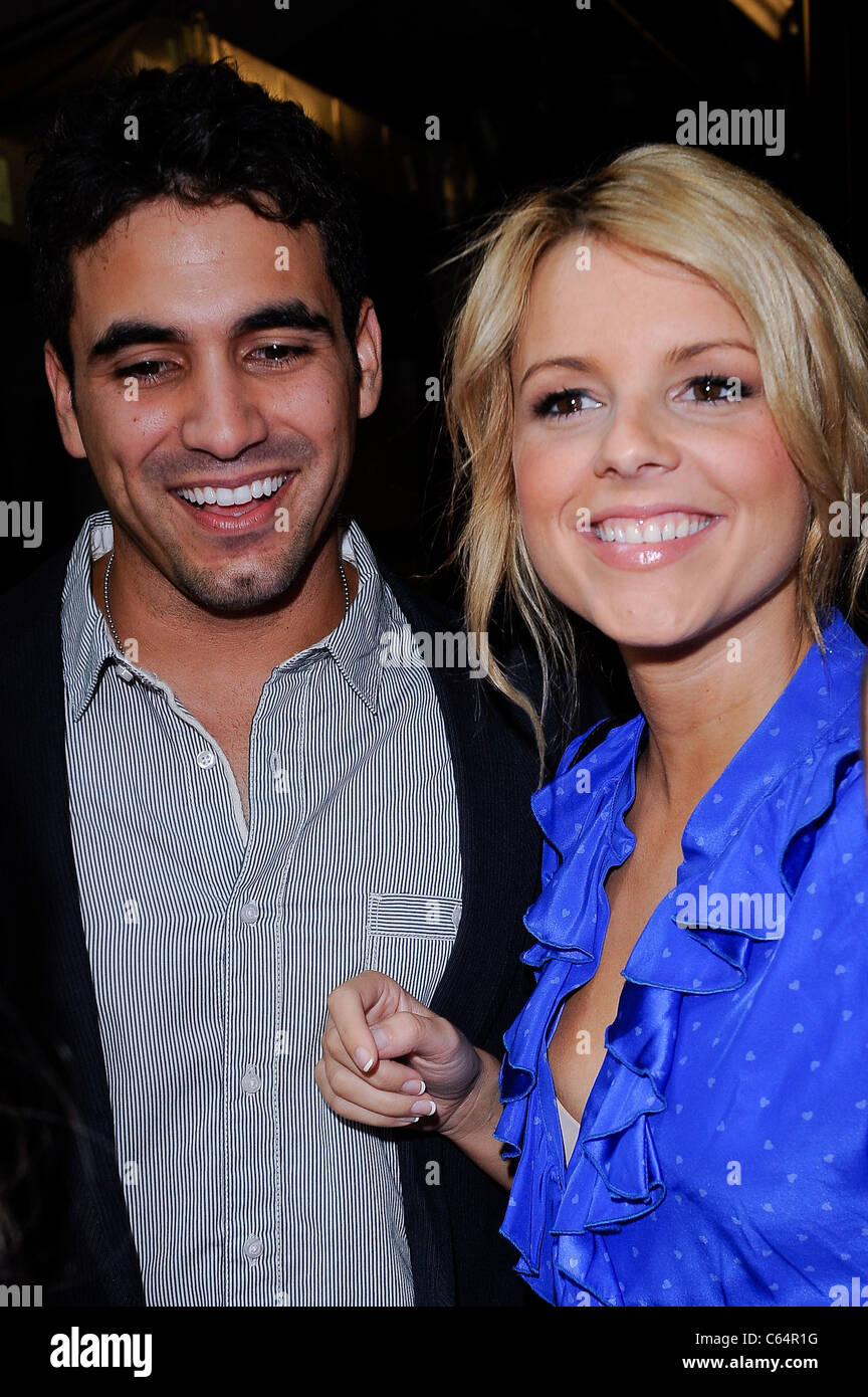 Ali Fedotowsky Roberto Martinez