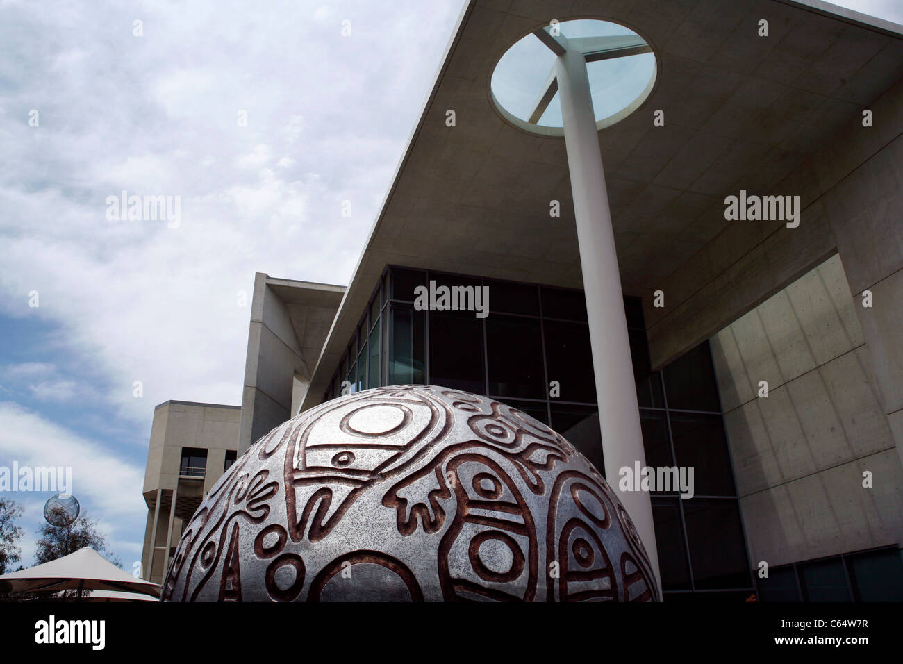 National Gallery of Australia, Canberra with Aboriginal design sculpture Stock Photo