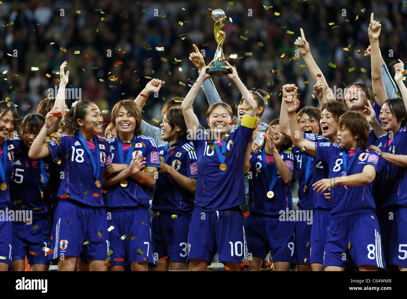 Trophy Smiling Jubilant Sport Hi res Stock Photography And Images Alamy trophy-smiling-jubilant-sport-hi-res-stock-photography-and-images-alamy