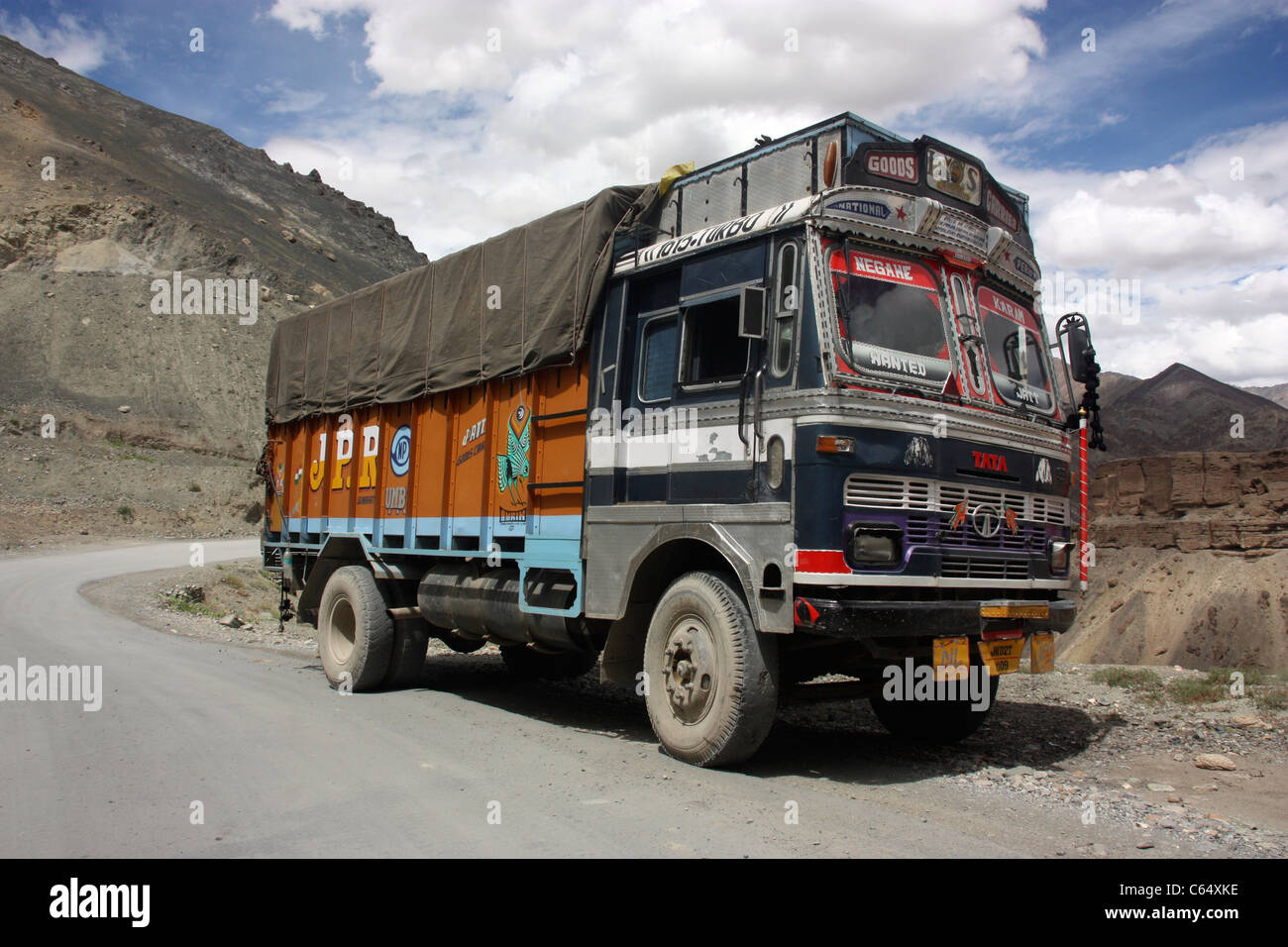 Premium Photo  Colorful truck in indian himalayas