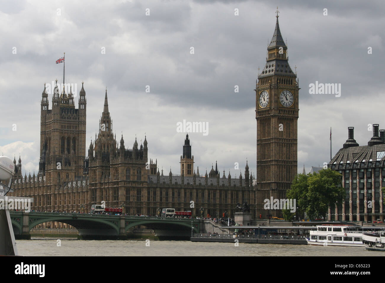 PALACE OF WESTMINSTER LONDON . HOUSES OF PARLIAMENT Stock Photo