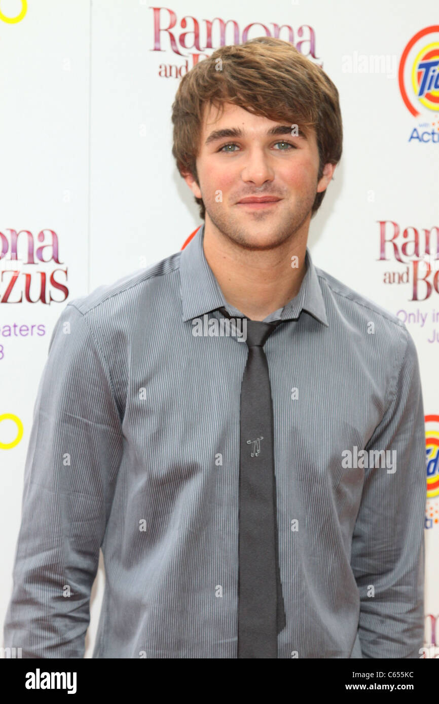 Hutch Dano at arrivals for RAMONA AND BEEZUS Premiere, Madison Square Park, New York, NY July 20, 2010. Photo By: Rob Kim/Everett Collection Stock Photo