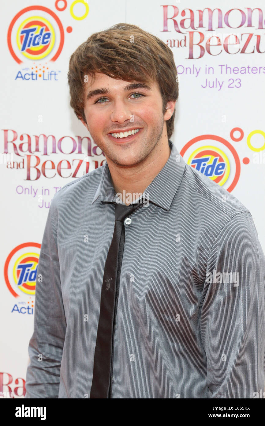 Hutch Dano at arrivals for RAMONA AND BEEZUS Premiere, Madison Square Park, New York, NY July 20, 2010. Photo By: Rob Kim/Everett Collection Stock Photo