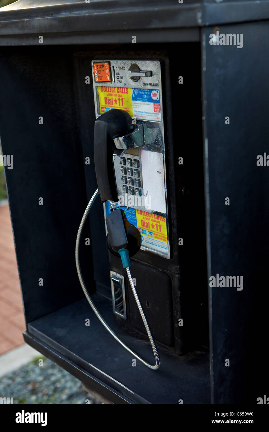 Pay phone broken obsolete hires stock photography and images Alamy