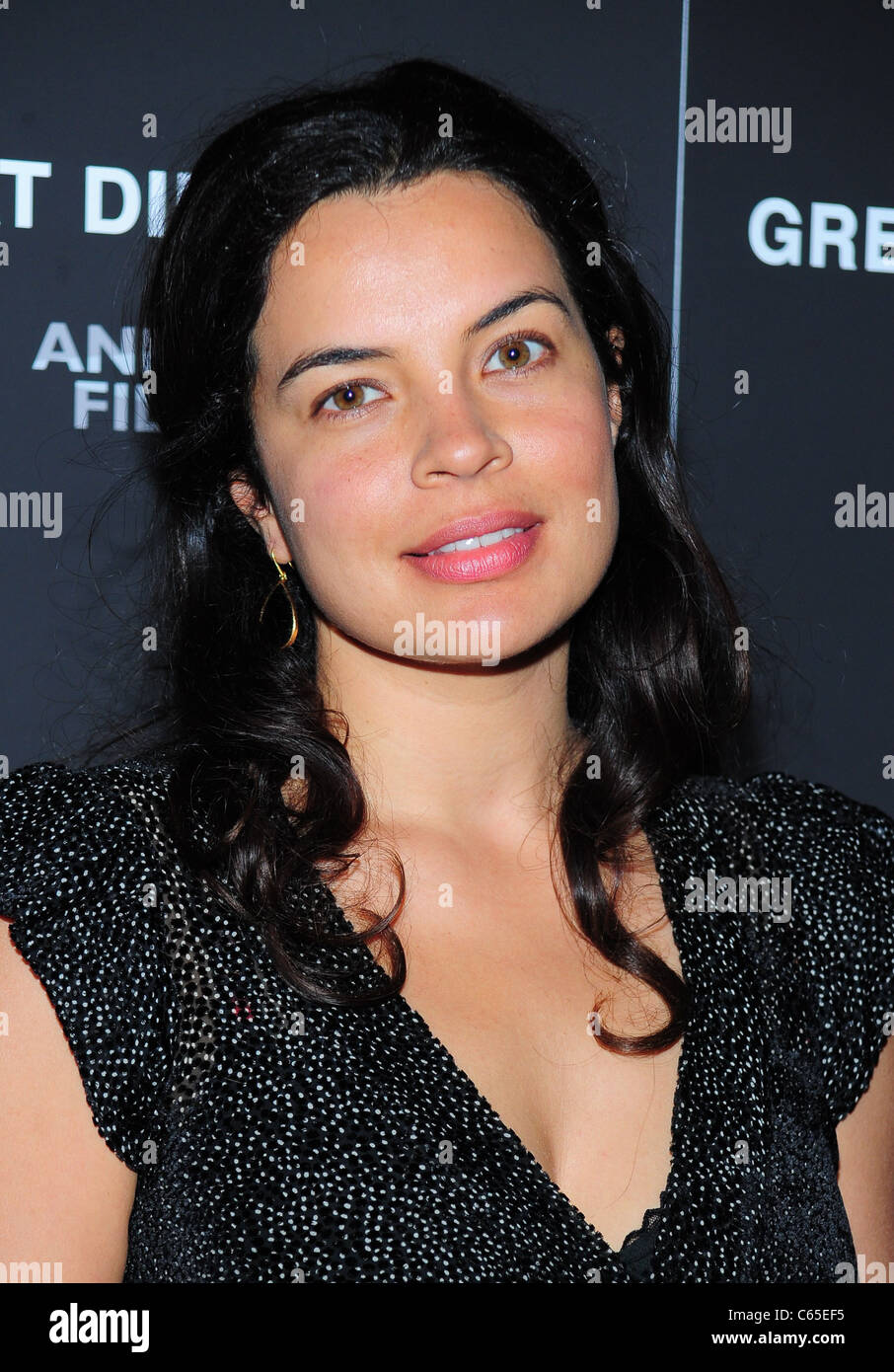 Malinka qiz jinsiy aloqa video Kelin qaynotasini sikadi