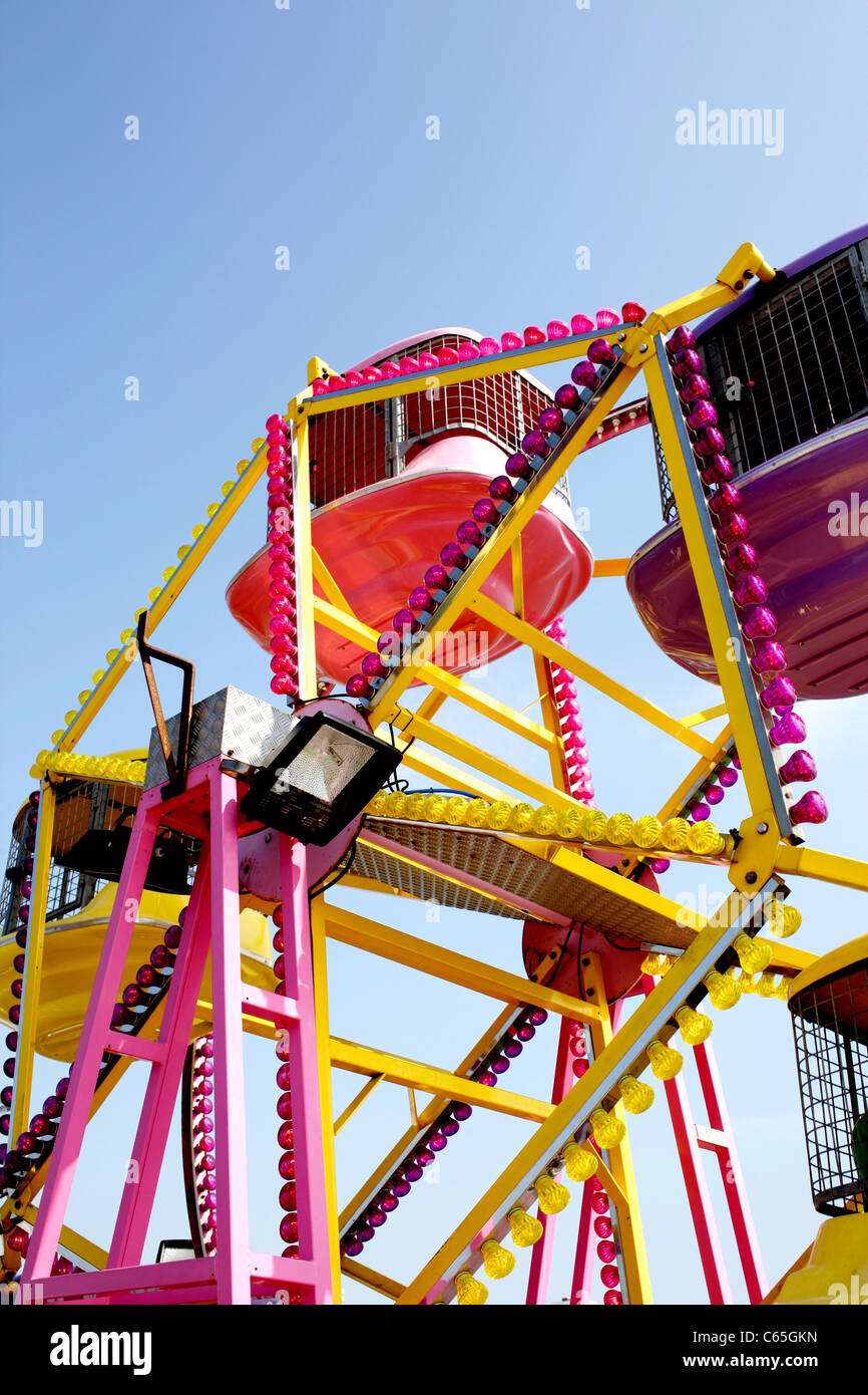 Funfairs hi-res stock photography and images - Alamy