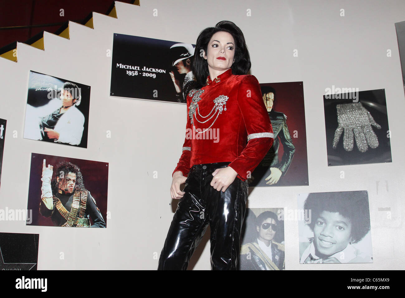 Michael Jackson Wax Figure inside for Michael Jackson Tribute Exhibit at Madame Tussauds, Madame Tussauds New York, New York, NY June 23, 2010. Photo By: Rob Kim/Everett Collection Stock Photo