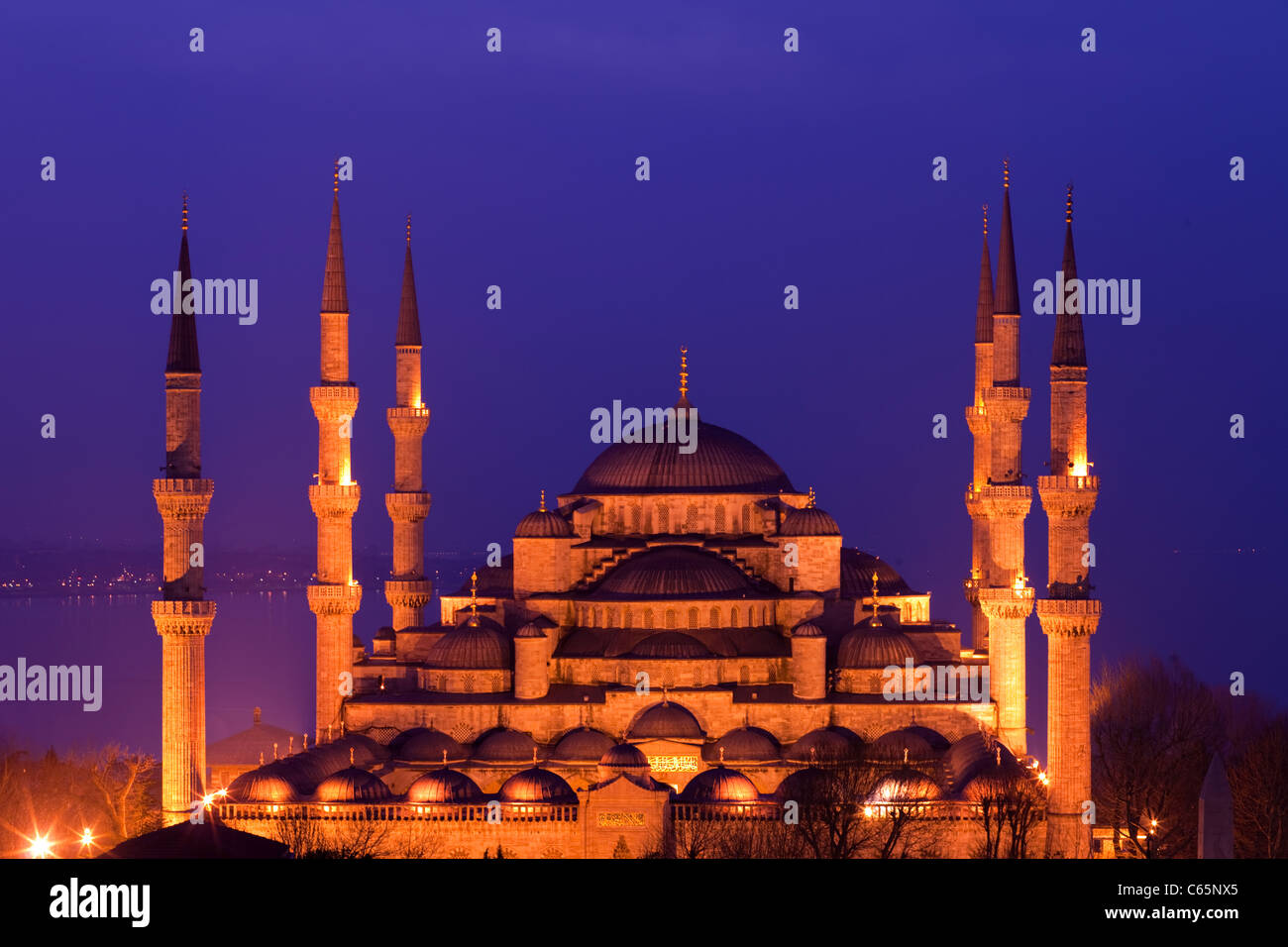 Turkey, Istanbul, Blue Mosque floodlit at night Stock Photo - Alamy