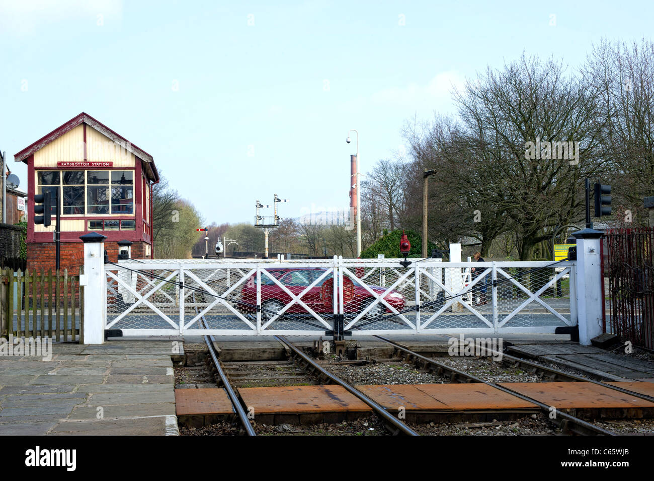 Railway Signal Box At Railway Level Crossing With Gates High Resolution Stock Photography And Images Alamy Railway Signal Box At Railway Level Crossing With Gates High Resolution Stock Photography And Images Alamy
