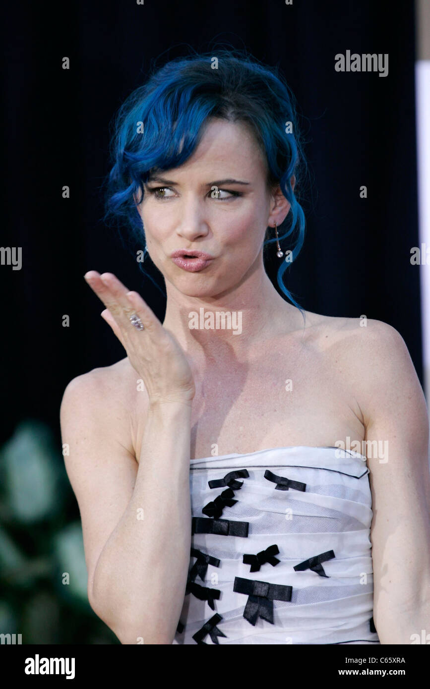 Juliette Lewis at arrivals for THE SWITCH Premiere, Arclight Hollywood Cinerama, Los Angeles, CA August 16, 2010. Photo By: Adam Orchon/Everett Collection Stock Photo