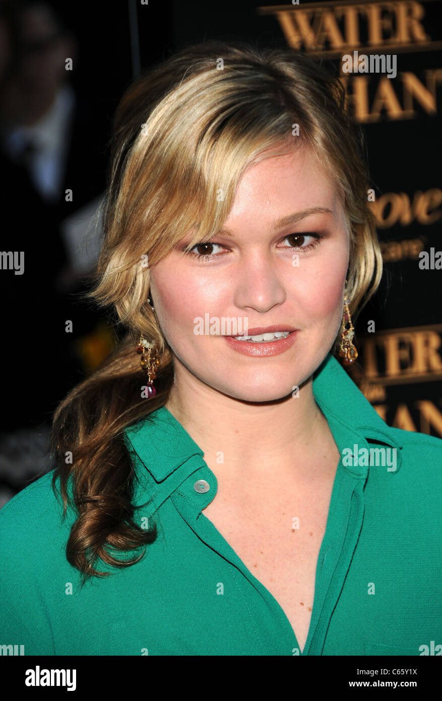 Julia Stiles at arrivals for WATER FOR ELEPHANTS Premiere, The Ziegfeld