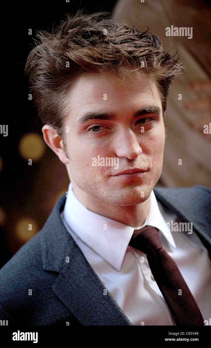 Robert Pattinson at arrivals for WATER FOR ELEPHANTS Premiere, The Ziegfeld Theatre, New York, NY April 17, 2011. Photo By: Kristin Callahan/Everett Collection Stock Photo