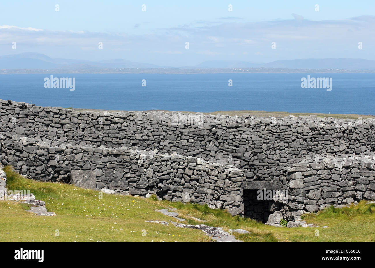 Doorway dun aonghasa hi-res stock photography and images - Alamy