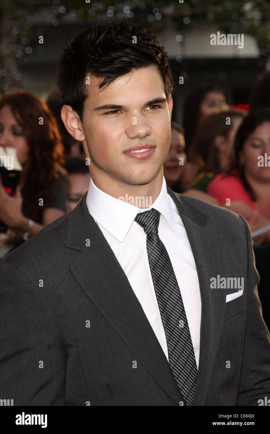 Taylor Lautner (Wearing A Gucci Suit) At Arrivals For The Twilight Saga:  Eclipse Premiere, Nokia Theatre L.a. Live, Los Angeles, Ca June 24, 2010.  Photo By: Adam Orchon/Everett Collection Stock Photo - Alamy Taylor Lautner (Wearing A Gucci Suit) At Arrivals For The Twilight Saga:  Eclipse Premiere, Nokia Theatre L.a. Live, Los Angeles, Ca June 24, 2010.  Photo By: Adam Orchon/Everett Collection Stock Photo - Alamy