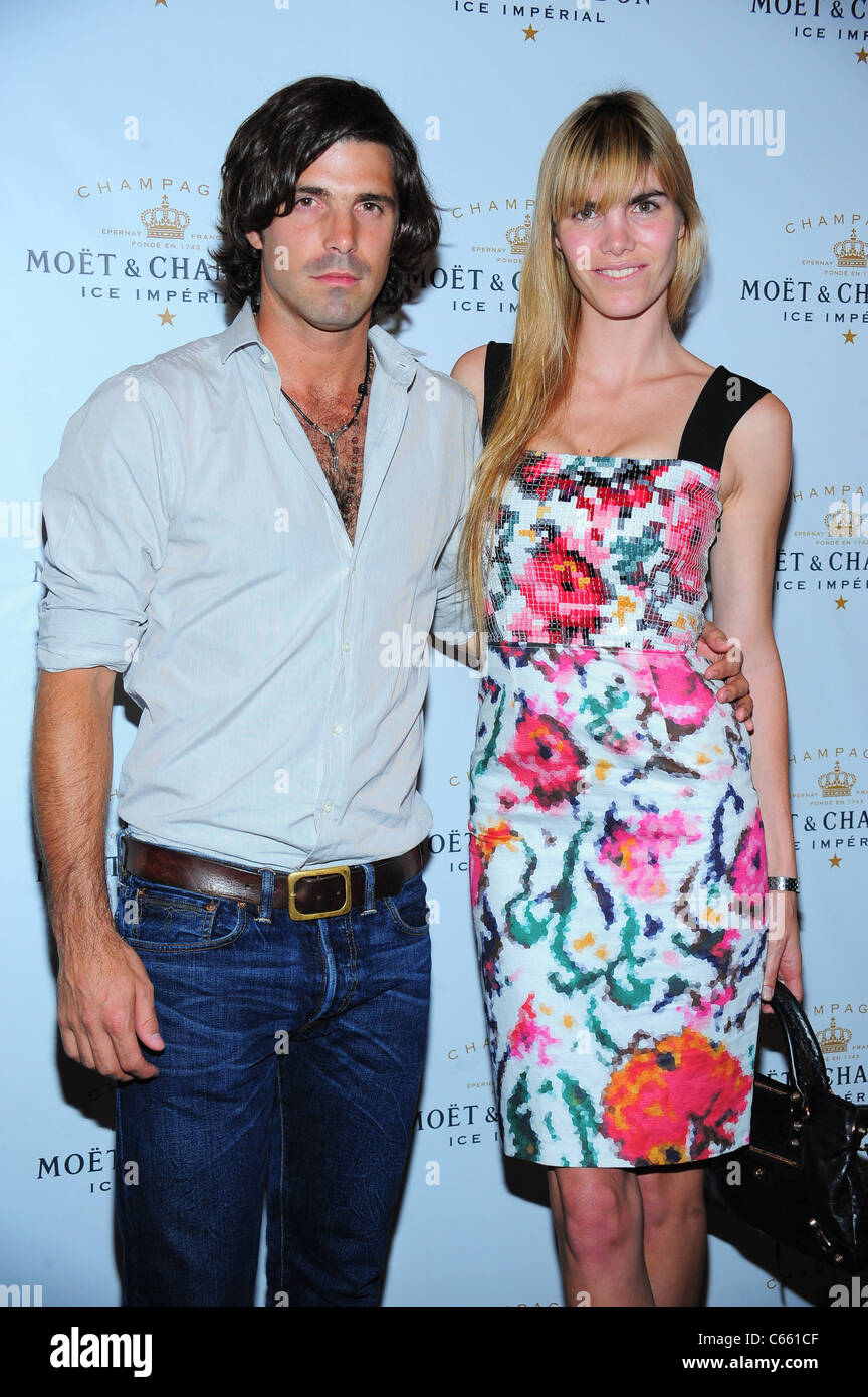 Nacho figueras wife delfina figueras hires stock photography and(02)