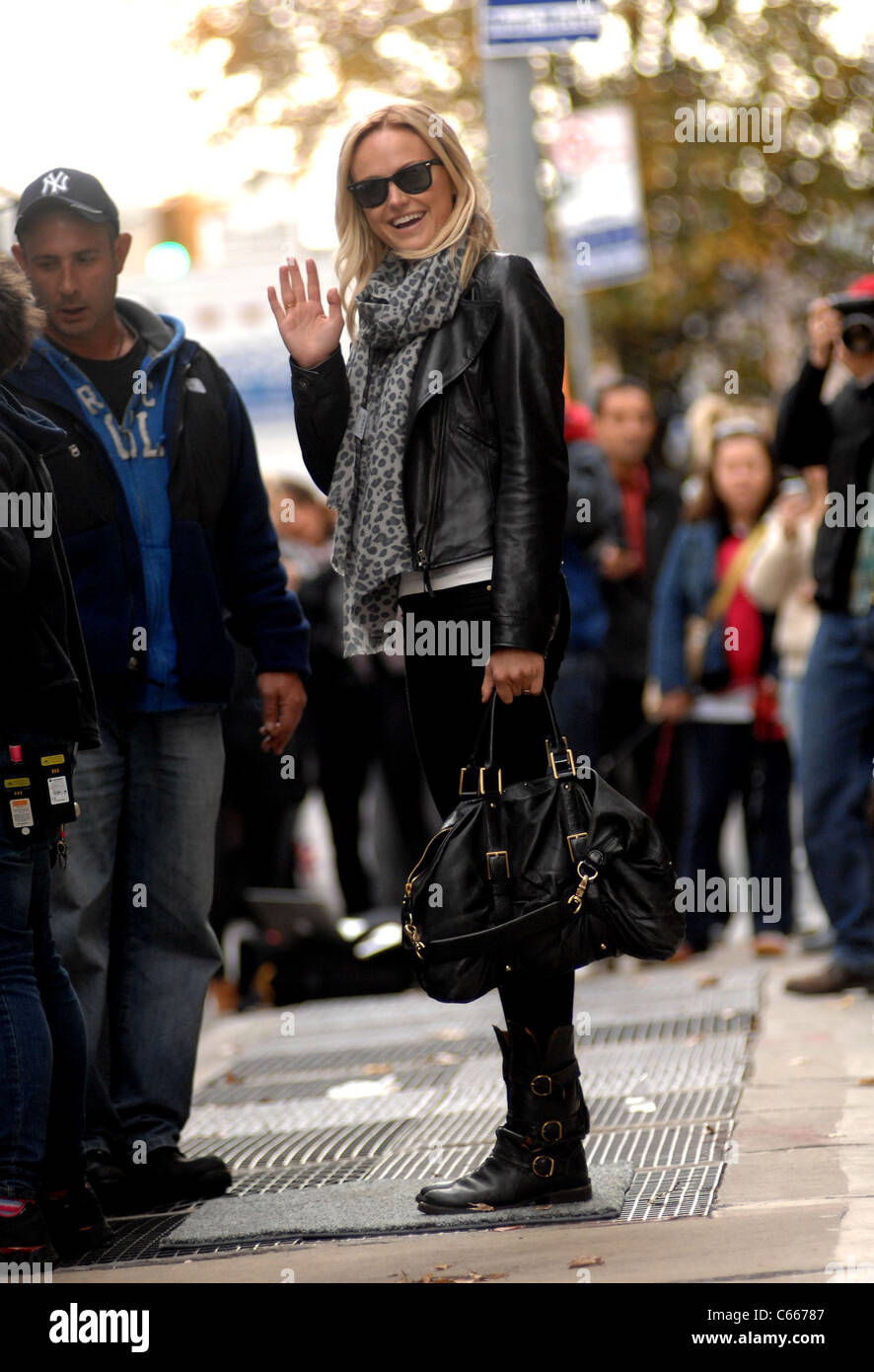 Malin Akerman out and about for WANDERLUST Film Shoot in Manhattan, , New York, NY November 18, 2010. Photo By: William D. Bird/Everett Collection Stock Photo