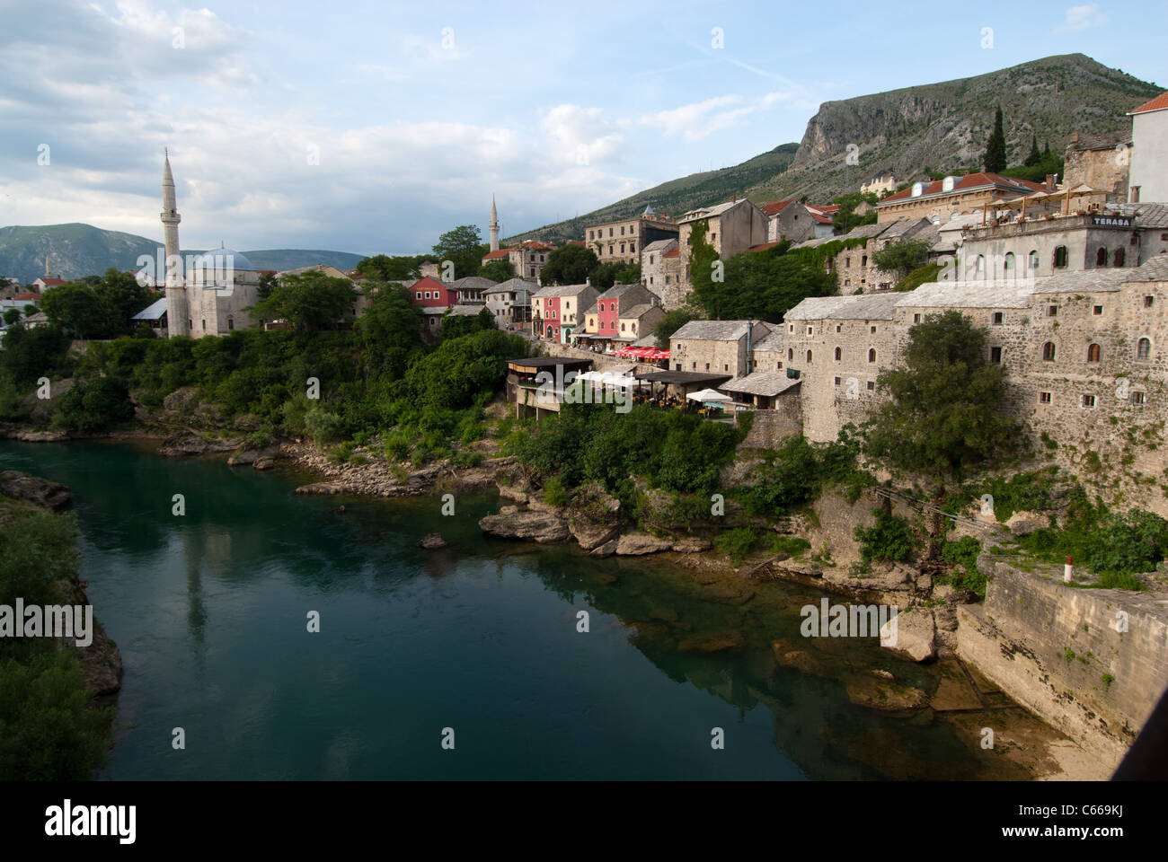 Old town Mostar with Koskin-Mehmed Pasha mosque and Neretva river, Bosnia and Herzegovina Stock Photo