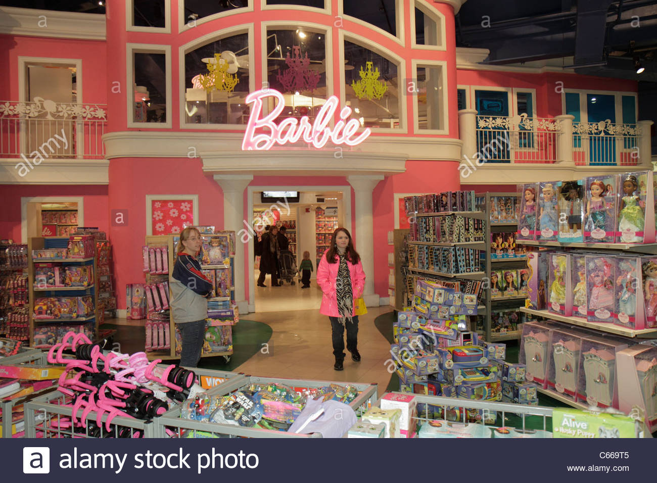 manhattan toy stores