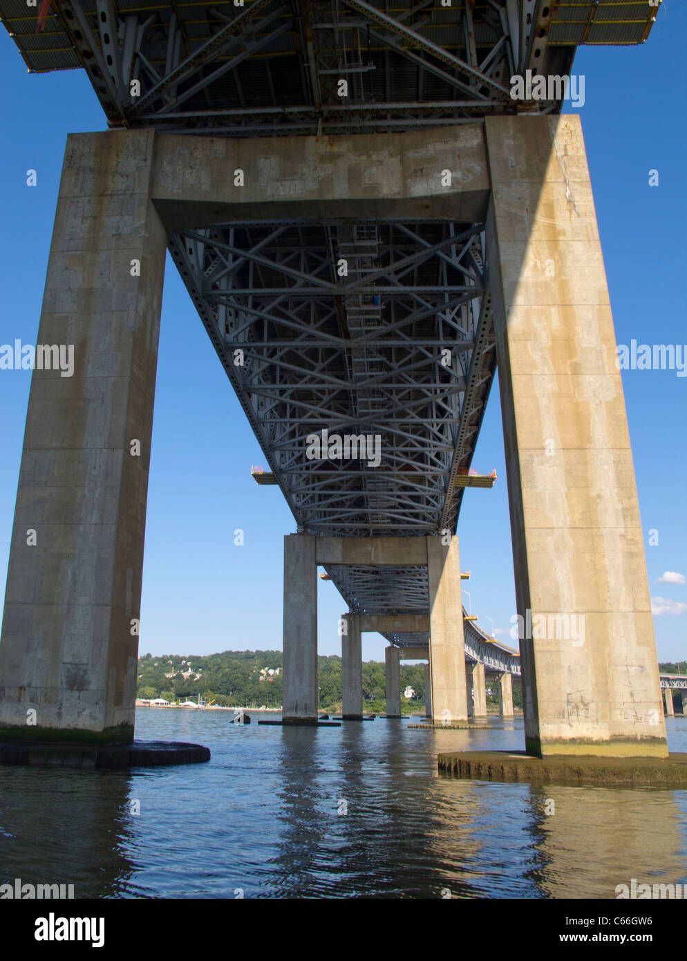 Tappan Zee Bridge over the Hudson river Stock Photo Alamy