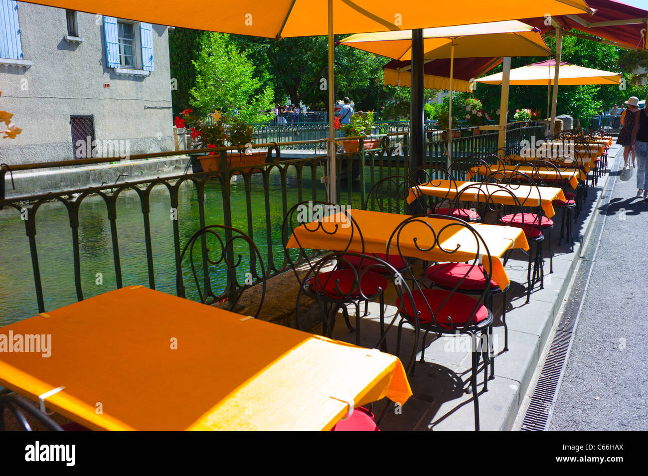 A Café in l'isle-sur-la-sorgue Stock Photo - Alamy