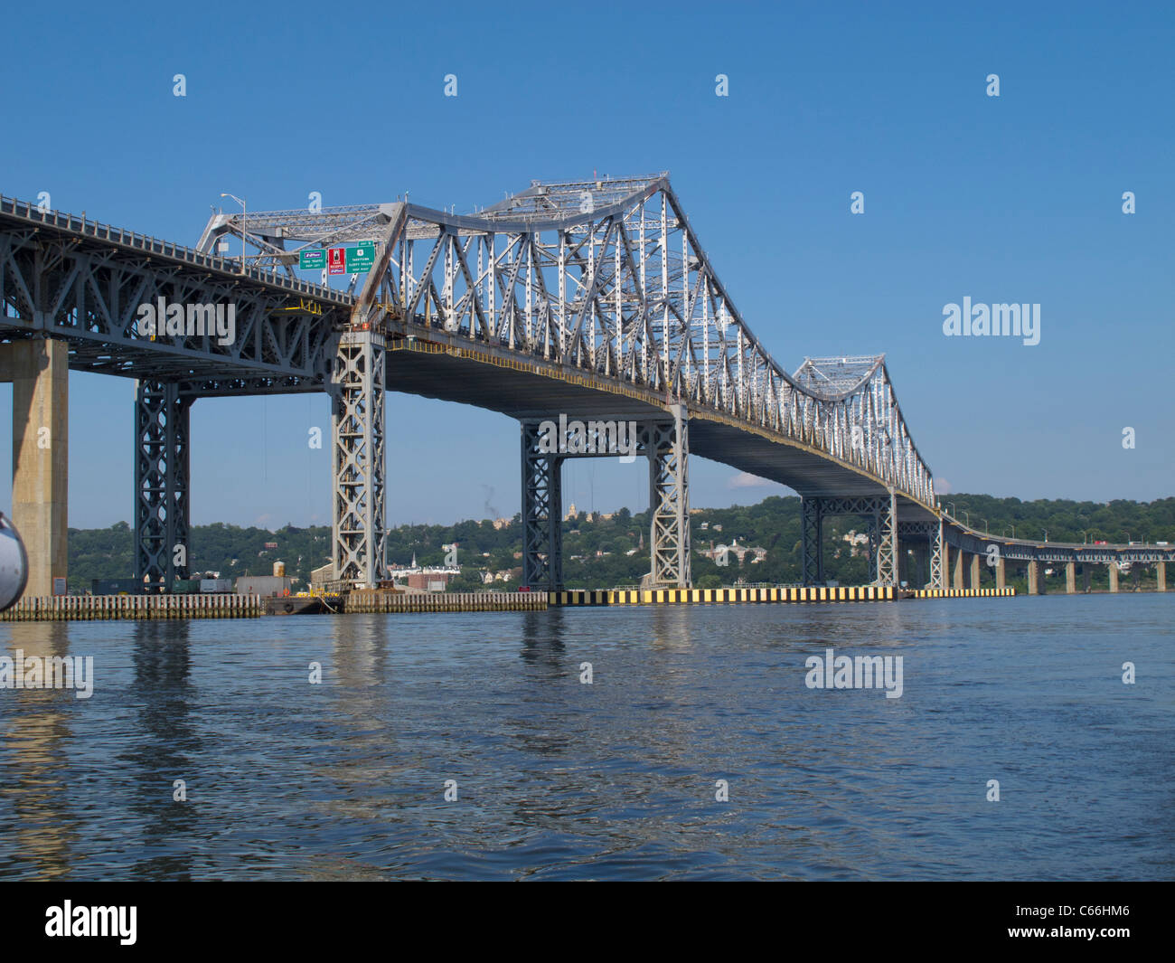 Cantilever traffic light hires stock photography and images Alamy