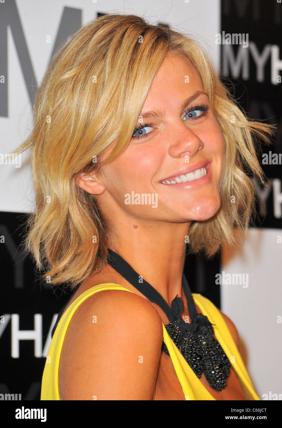 Brooklyn Decker at arrivals for MYHABIT.COM Fashion Website Launch Party, Skylight West Studios, New York, NY May 18, 2011. Photo By: Gregorio T. Binuya/Everett Collection Stock Photo