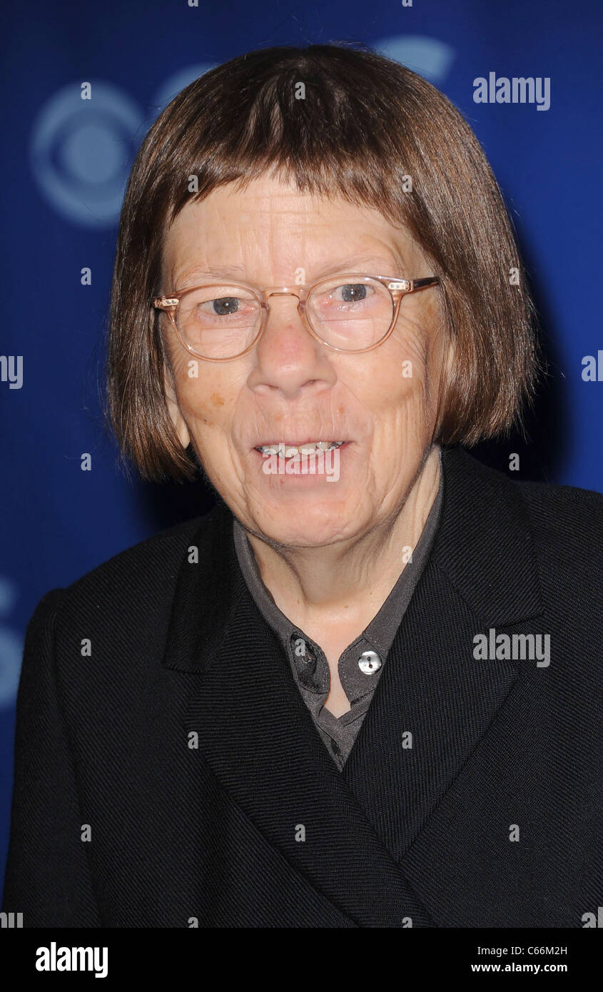Linda hunt hi-res stock photography and images - Alamy