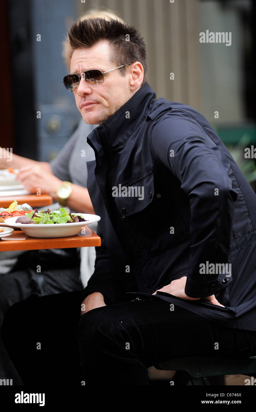 Jim Carrey, dines at Bar Pitti out and about for CELEBRITY CANDIDS - THU, , New York, NY May 19, 2011. Photo By: Ray Tamarra/Everett Collection Stock Photo