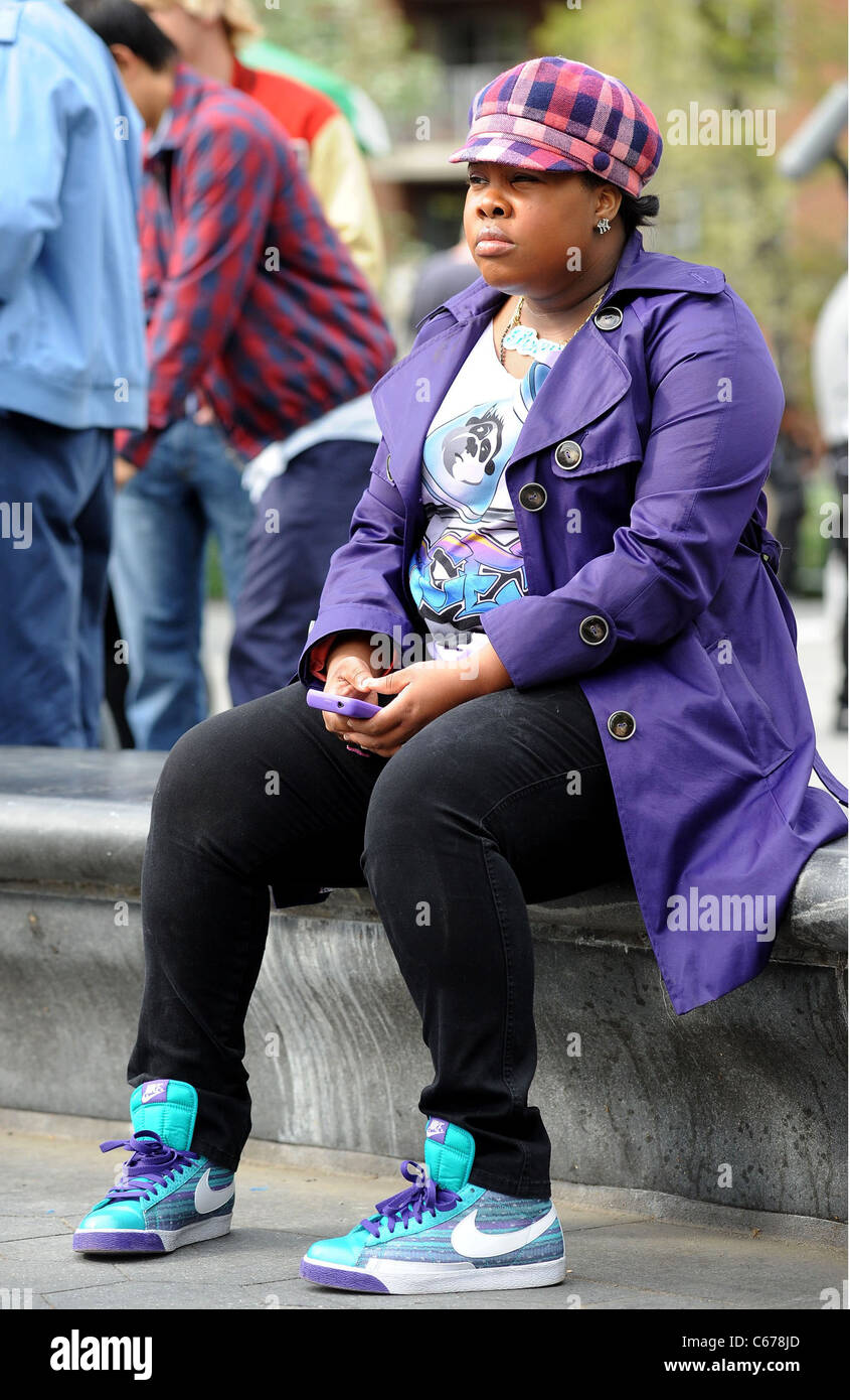 Amber Riley on location for GLEE Season 2 Filming On Location in ...