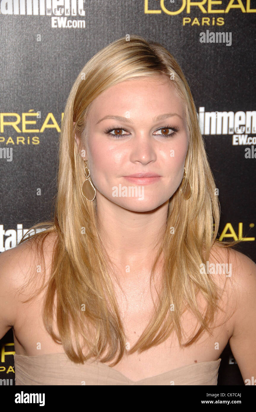 Julia Stiles at arrivals for Entertainment Weekly Screen Actors Guild