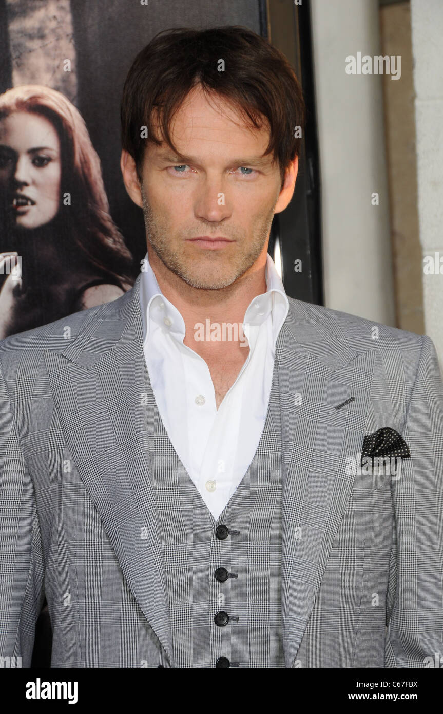 Stephen Moyer at arrivals for TRUE BLOOD Season Four Premiere on HBO, Arclight Cinerama Dome, Los Angeles, CA June 21, 2011. Photo By: Dee Cercone/Everett Collection Stock Photo