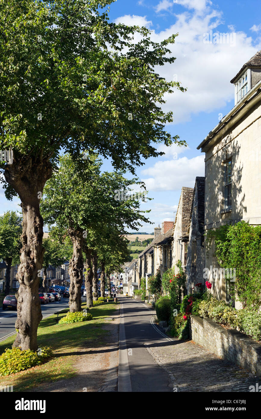 View down the Main Street in the Cotswold town of Burford, Oxfordshire, England, UK Stock Photo