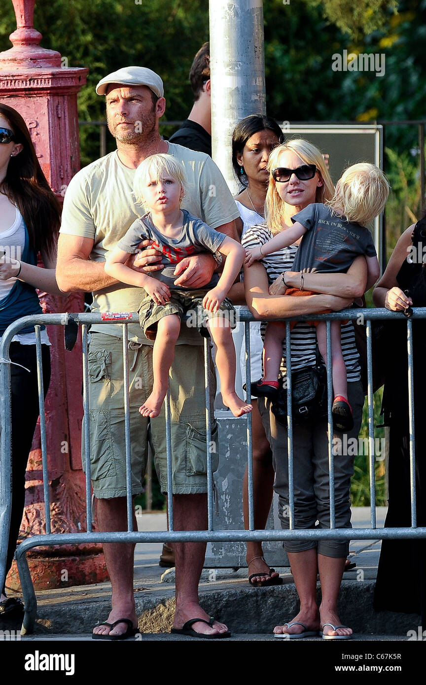 Alexander schreiber and naomi watts hires stock photography and images