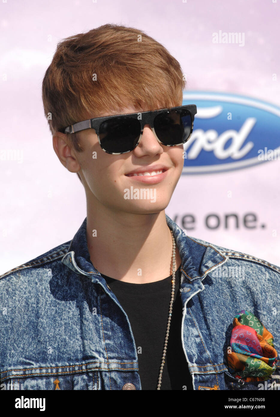 Justin Bieber at arrivals for 2011 BET Awards, Shrine Auditorium, Los Angeles, CA June 26, 2011. Photo By: Elizabeth Goodenough/Everett Collection Stock Photo