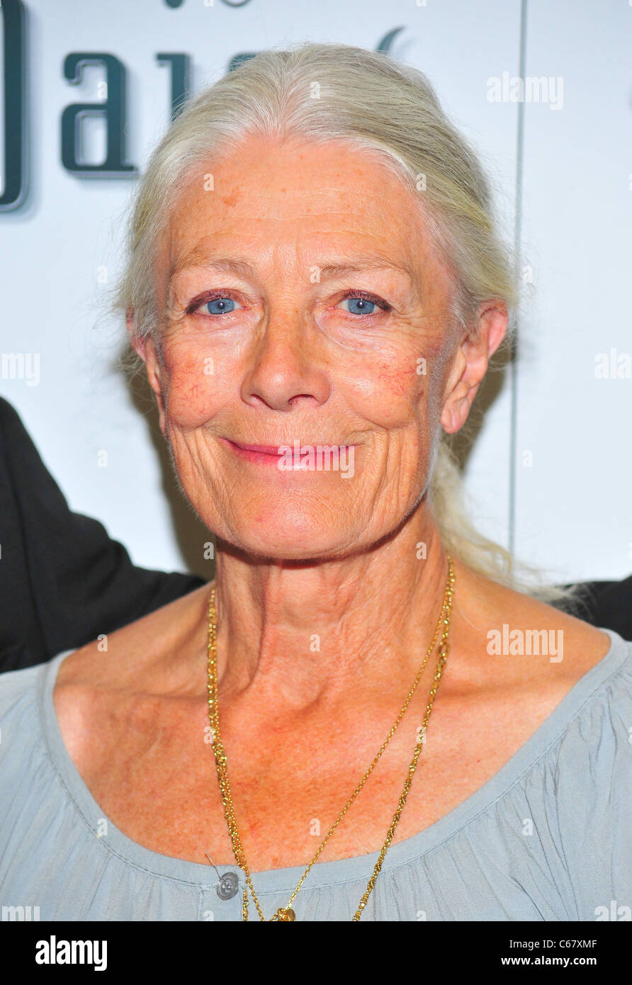 Vanessa Redgrave inside for DRIVING MISS DAISY Broadway Revival Cast Photo Op, Roundabout Theatre Company Rehearsal Studios, New York, NY September 29, 2010. Photo By: Gregorio T. Binuya/Everett Collection Stock Photo