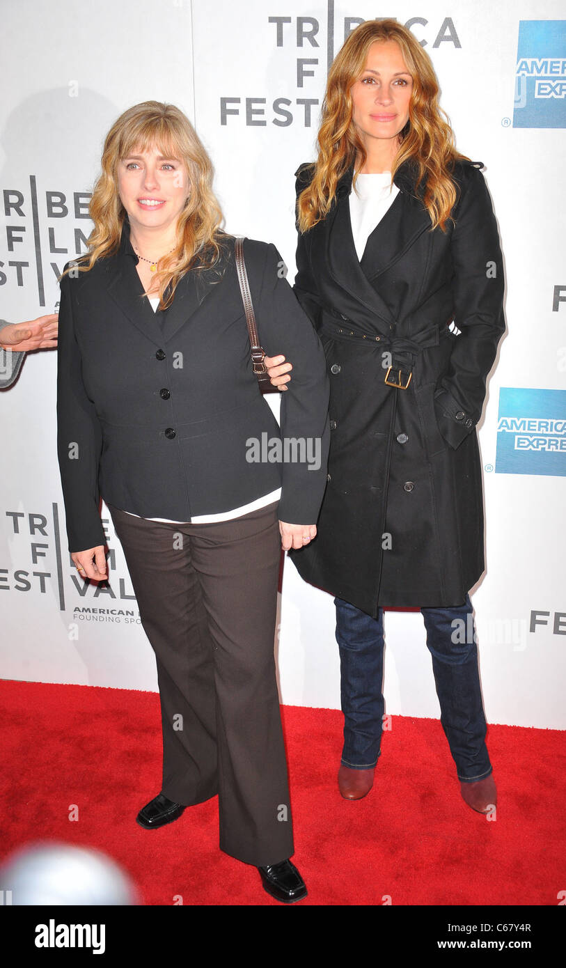 Lisa Gillan Roberts, Julia Roberts at arrivals for JESUS HENRY CHRIST World Premiere at the 2011 Tribeca Film Festival, BMCC Tribeca Performing Arts Center, New York, NY April 23, 2011. Photo By: Gregorio T. Binuya/Everett Collection Stock Photo