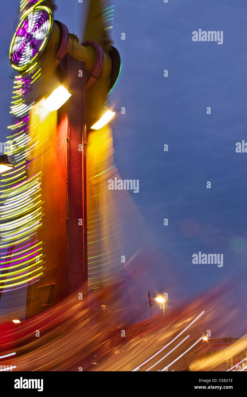 Thrill ride hi-res stock photography and images - Alamy
