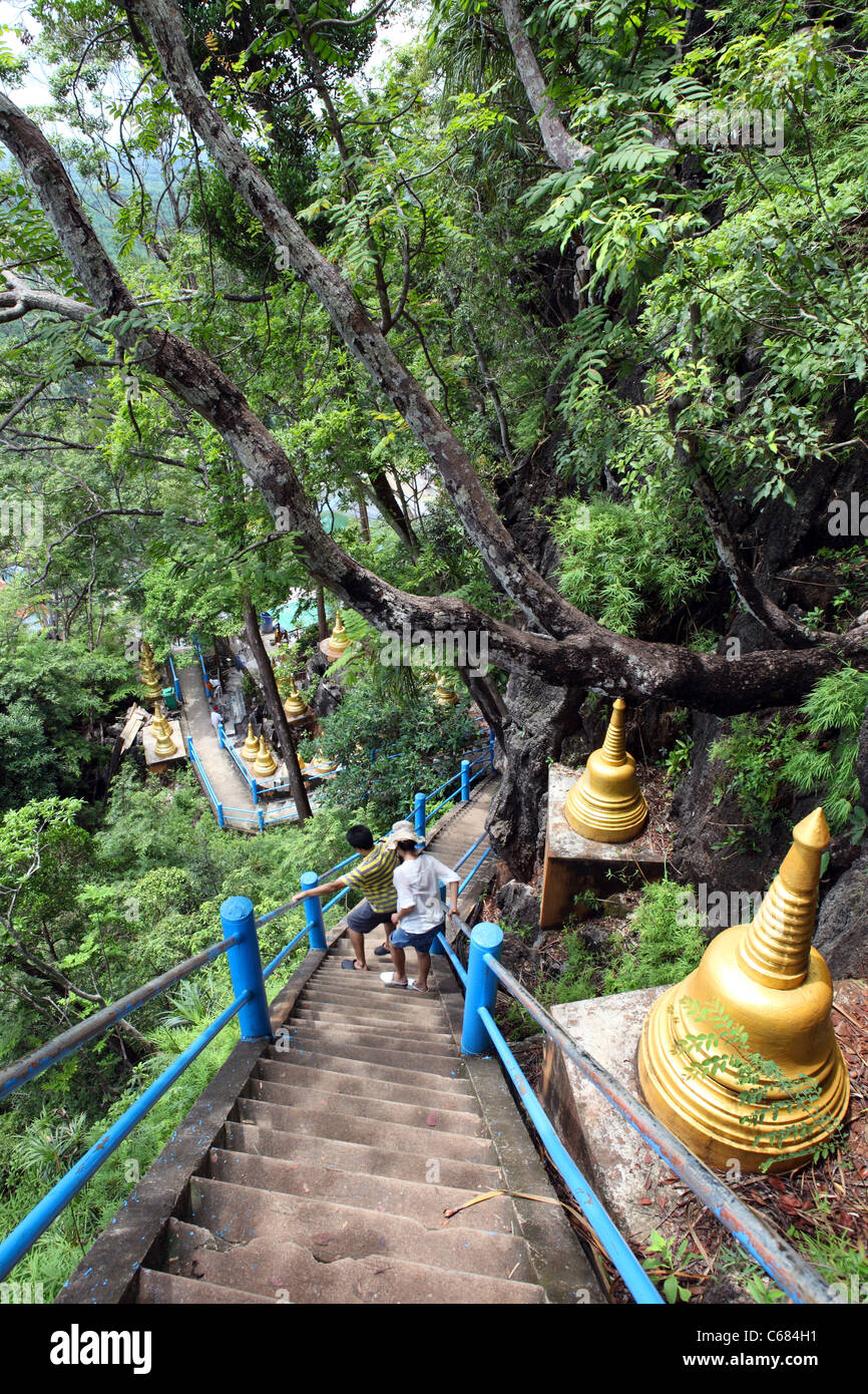 The steep and arduous 1272 step staircase to the top of Wat Tham Seua (Tiger Cave) temple. Krabi, Thailand, Southeast Asia, Asia Stock Photo