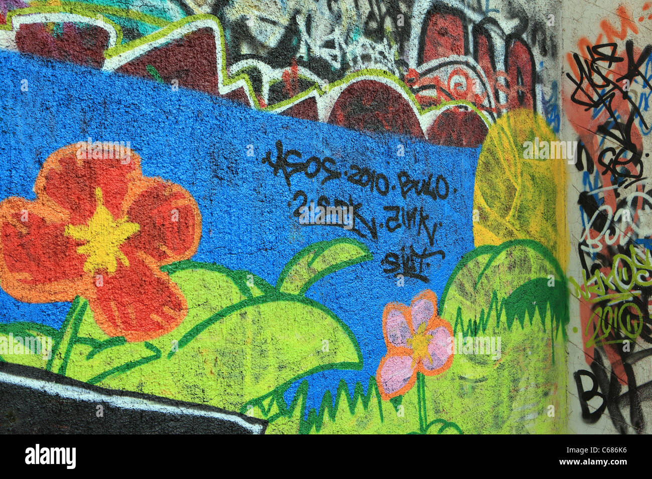 Graffiti on walls hi-res stock photography and images - Alamy