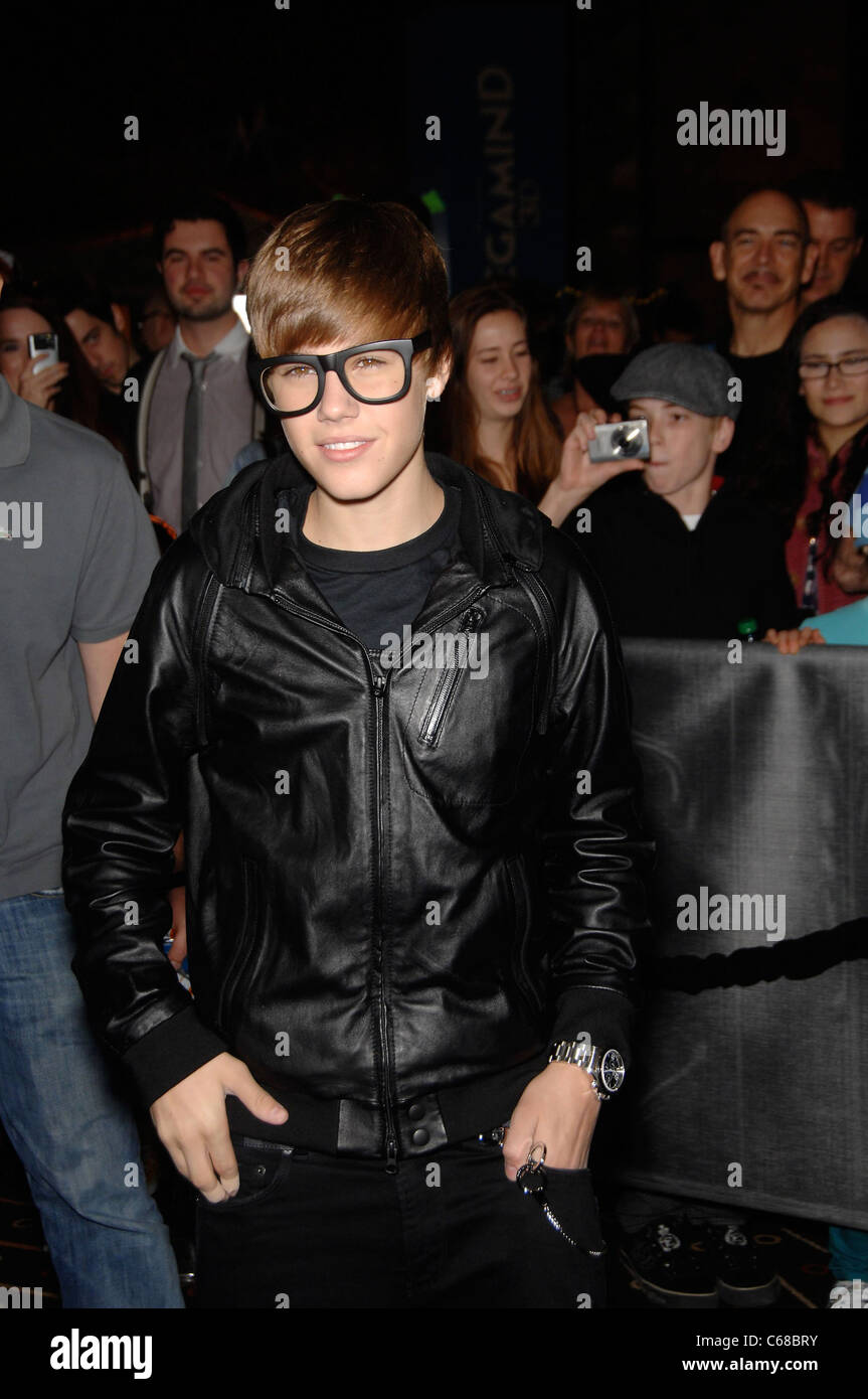 Justin Bieber at arrivals for MEGAMIND Premiere, Grauman's Chinese Theatre, Los Angeles, CA October 30, 2010. Photo By: Michael Stock Photo