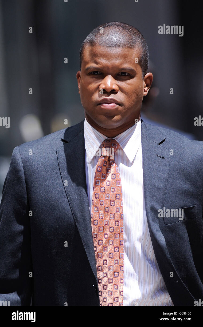 Sharif Atkins on location for WHITE COLLAR Season 3 Filming On Location in  Midtown Manhattan, Midtown Manhattan, New York, NY July 5, 2011. Photo By:  Ray Tamarra/Everett Collection Stock Photo - Alamy