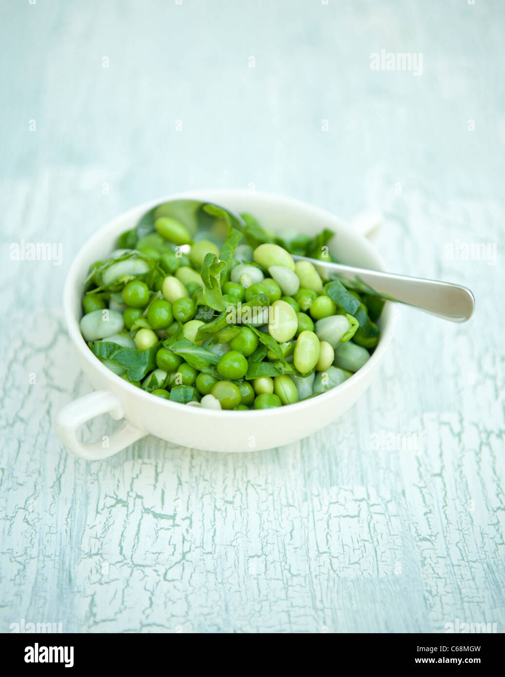 Pea, Edamame and mint salad Stock Photo Alamy