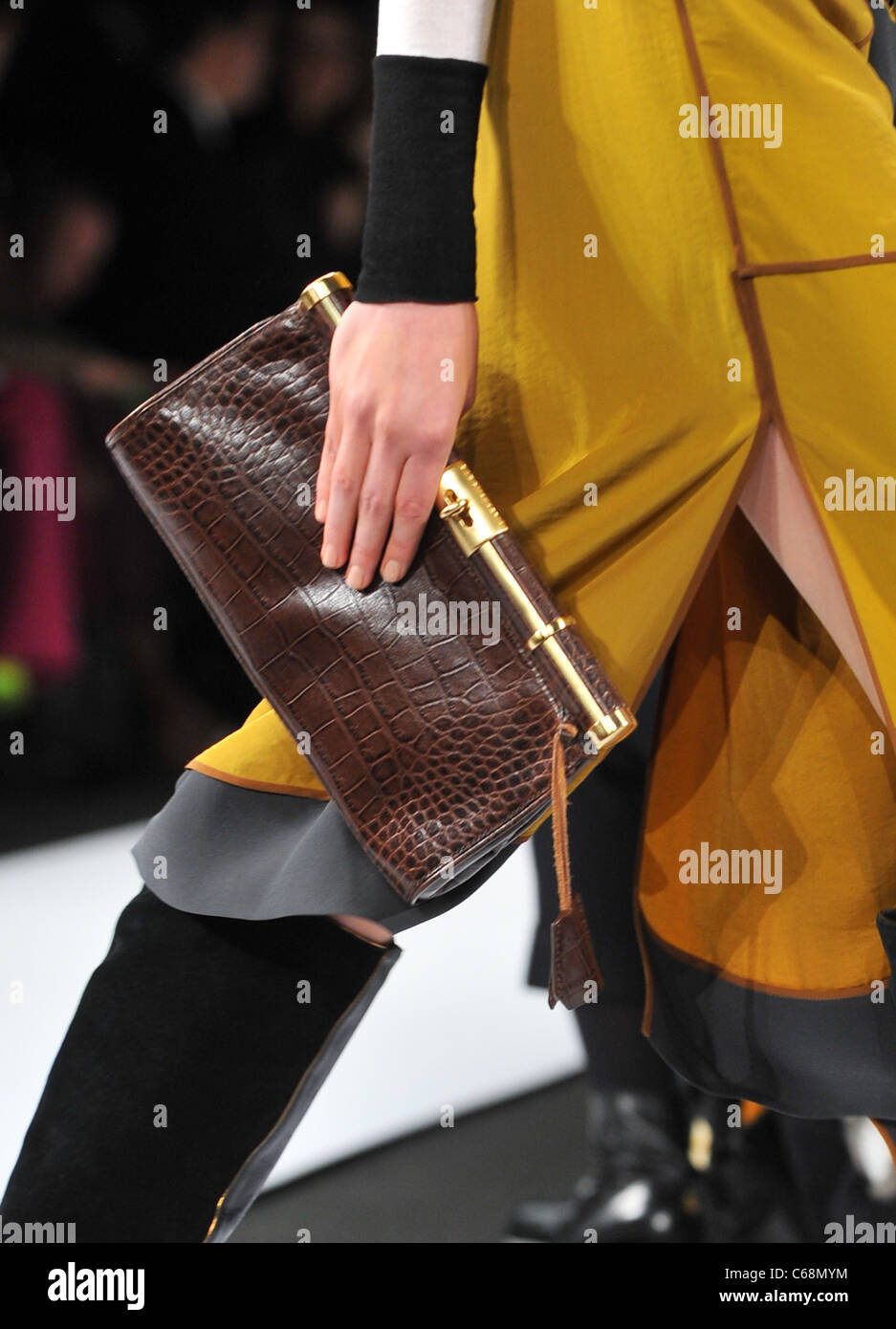 Max New York Brown Leather Handbag Purse Shoulder Bag Colorful Inside  Lining | eBay