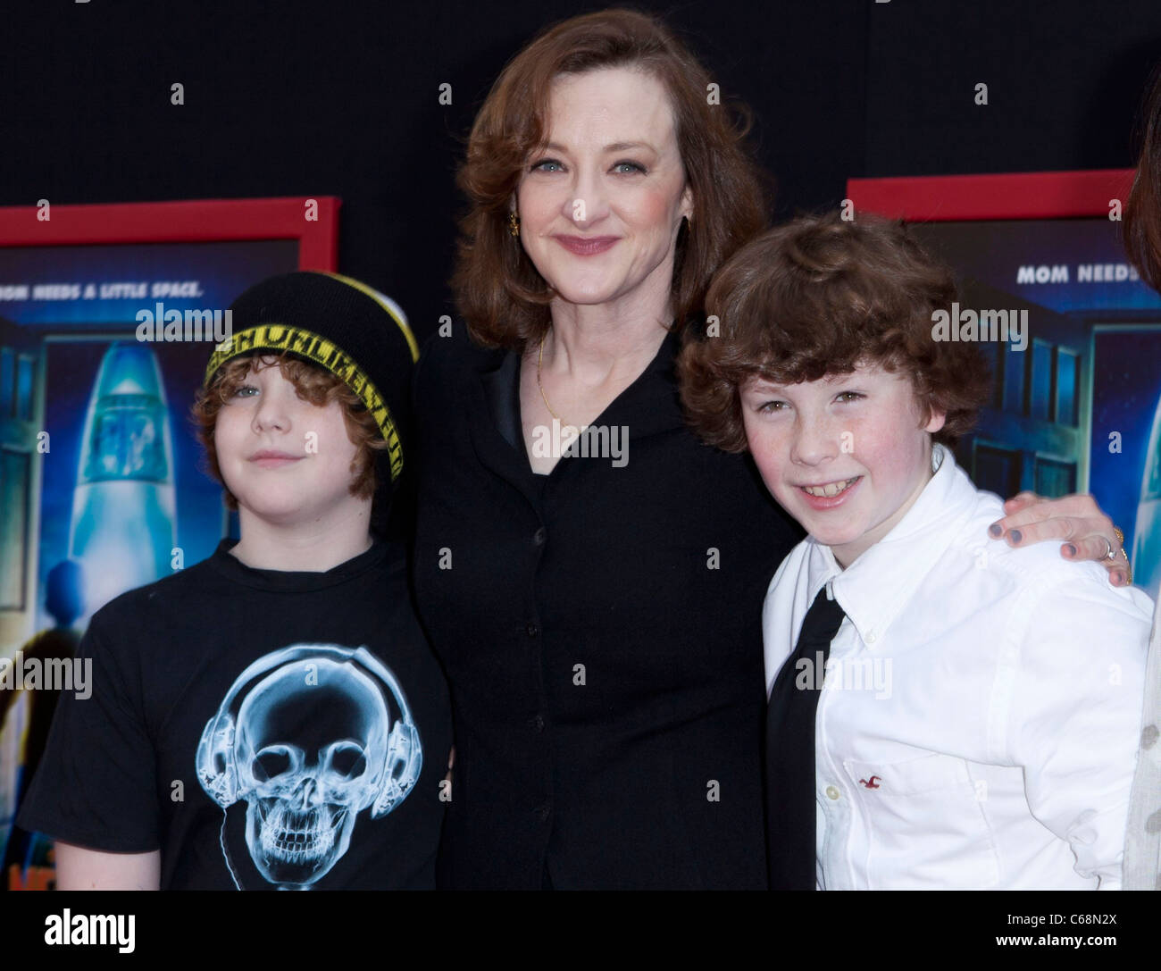 Joan Cusack, Family at arrivals for MARS NEEDS MOMS Premiere, El